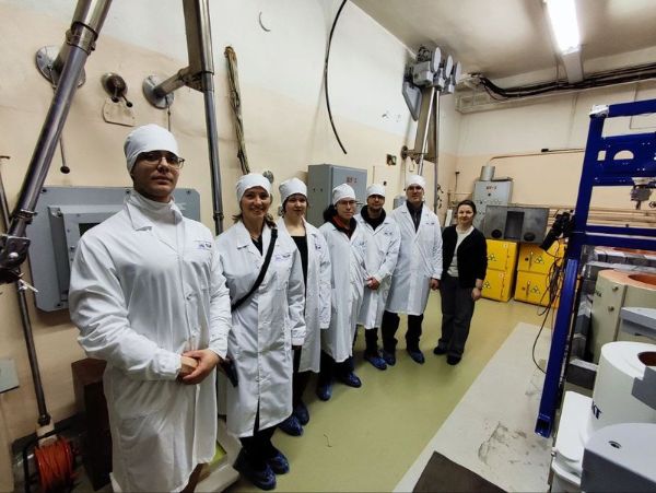 Студенты физического факультета в Дубне