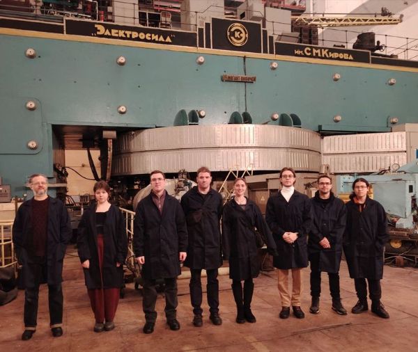 Студенты физического факультета в Дубне